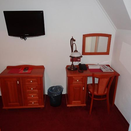 Hotel Pegas Brno Bagian luar foto