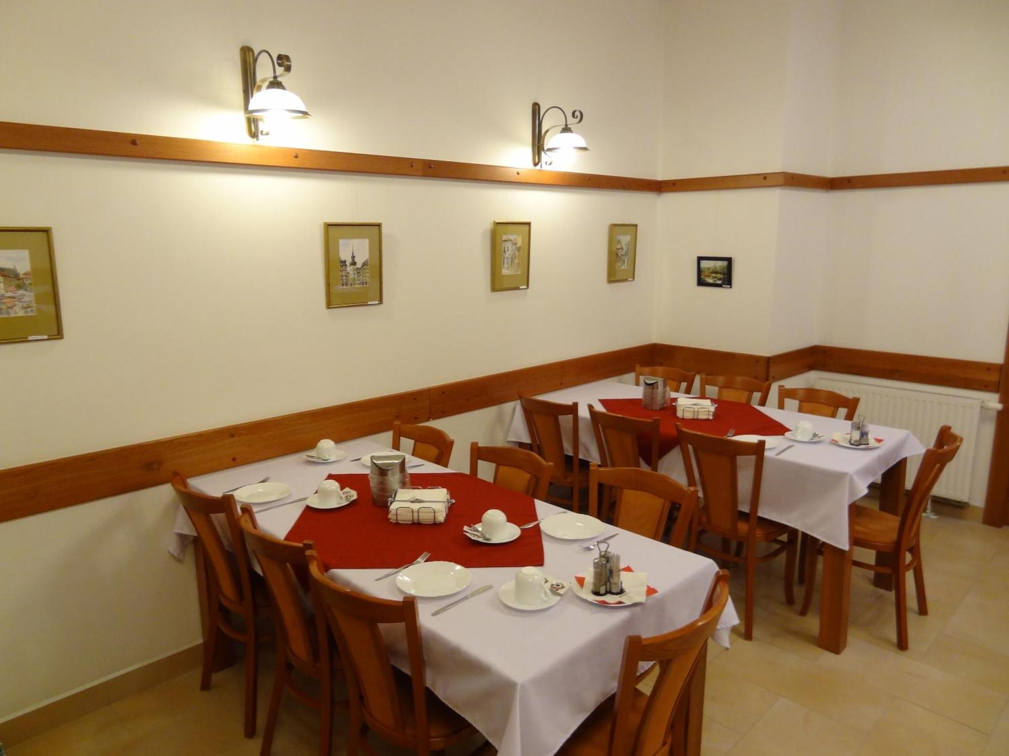 Hotel Pegas Brno Bagian luar foto