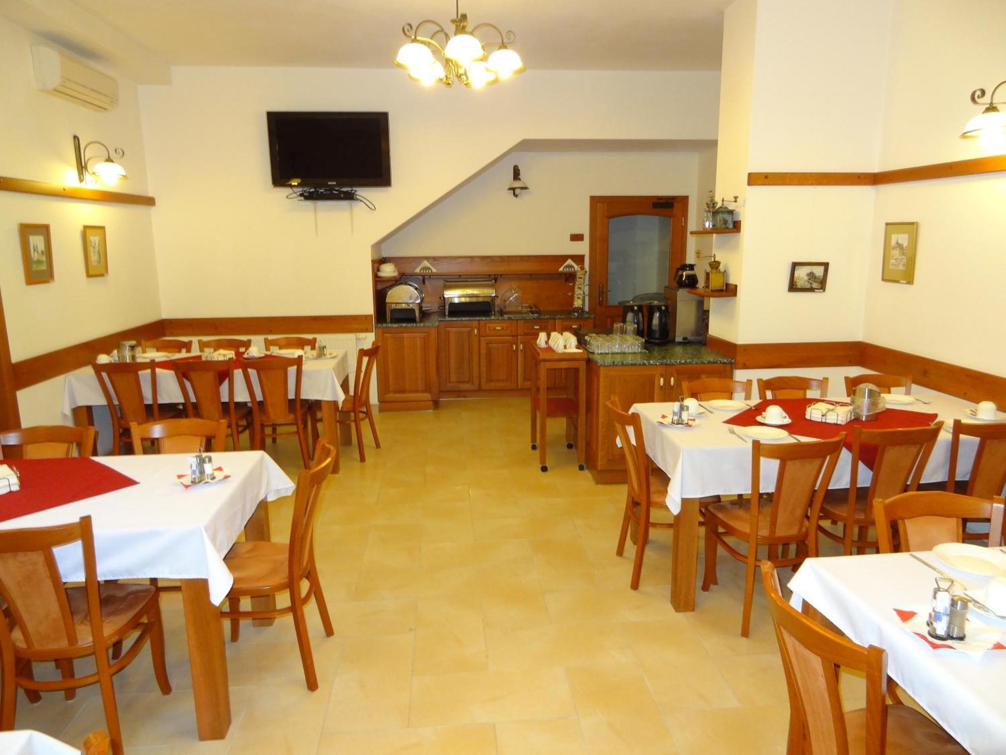 Hotel Pegas Brno Bagian luar foto