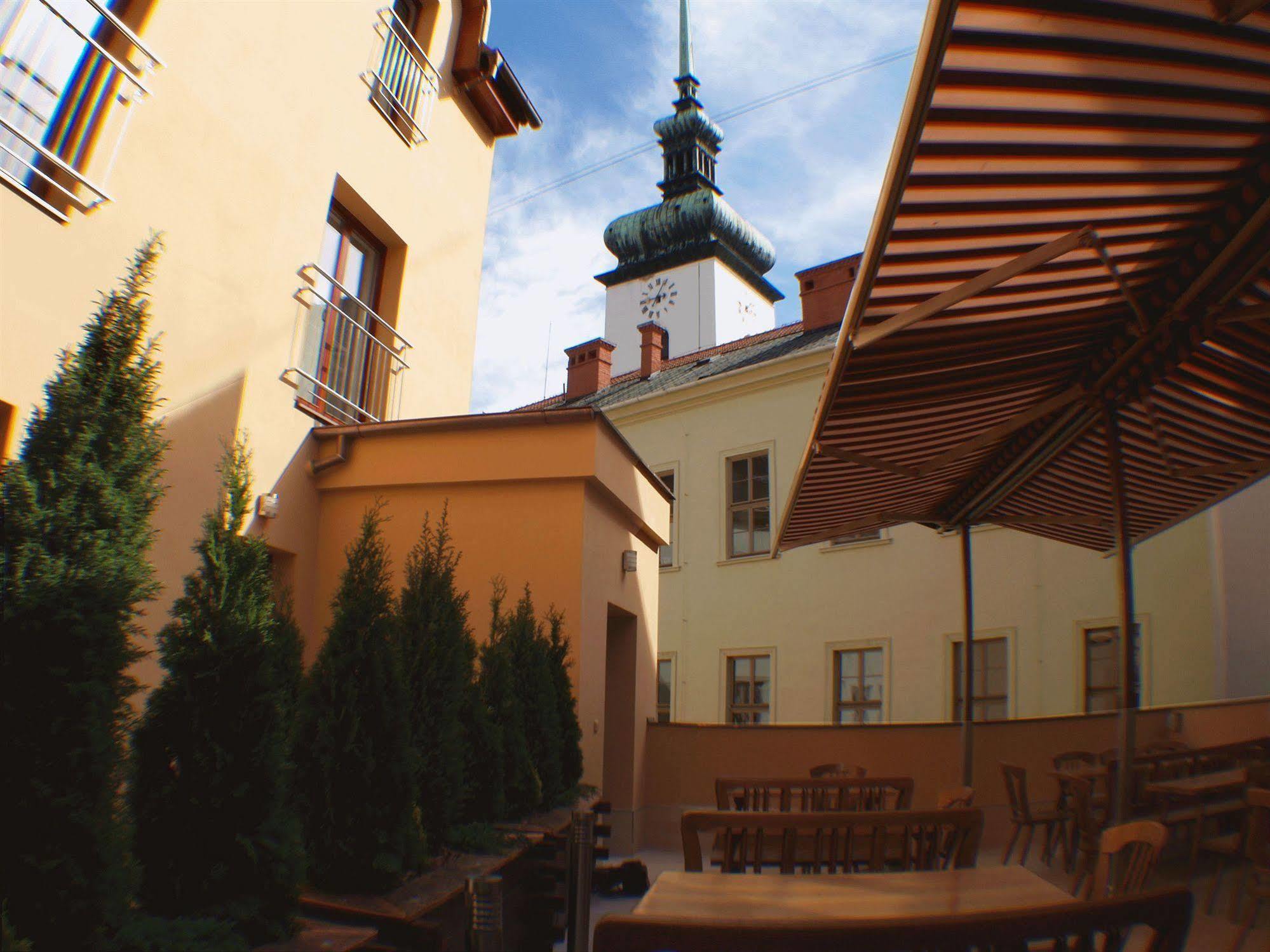 Hotel Pegas Brno Bagian luar foto