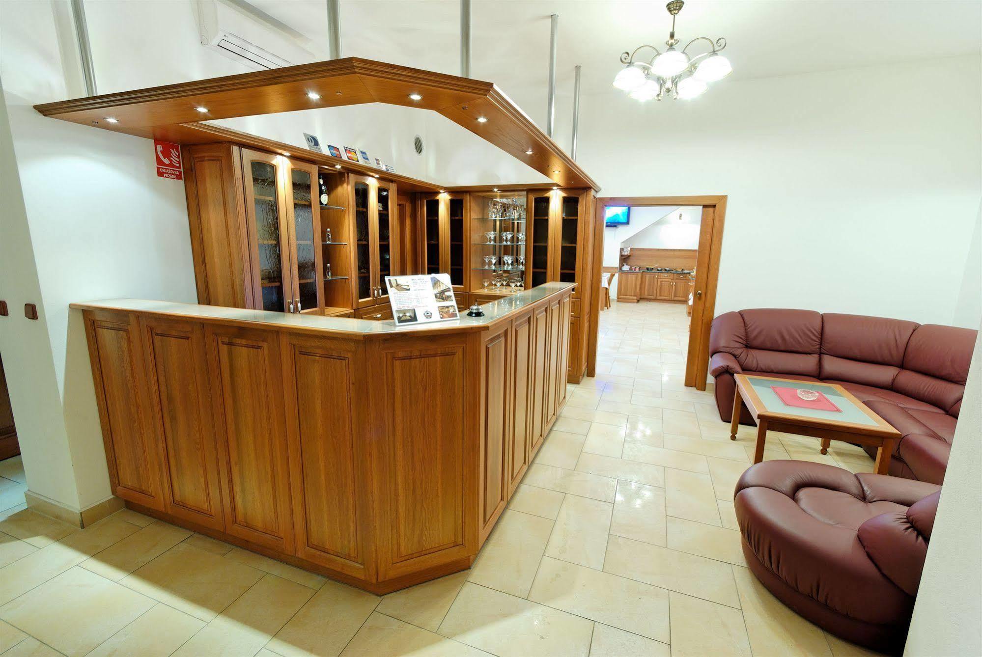 Hotel Pegas Brno Bagian luar foto