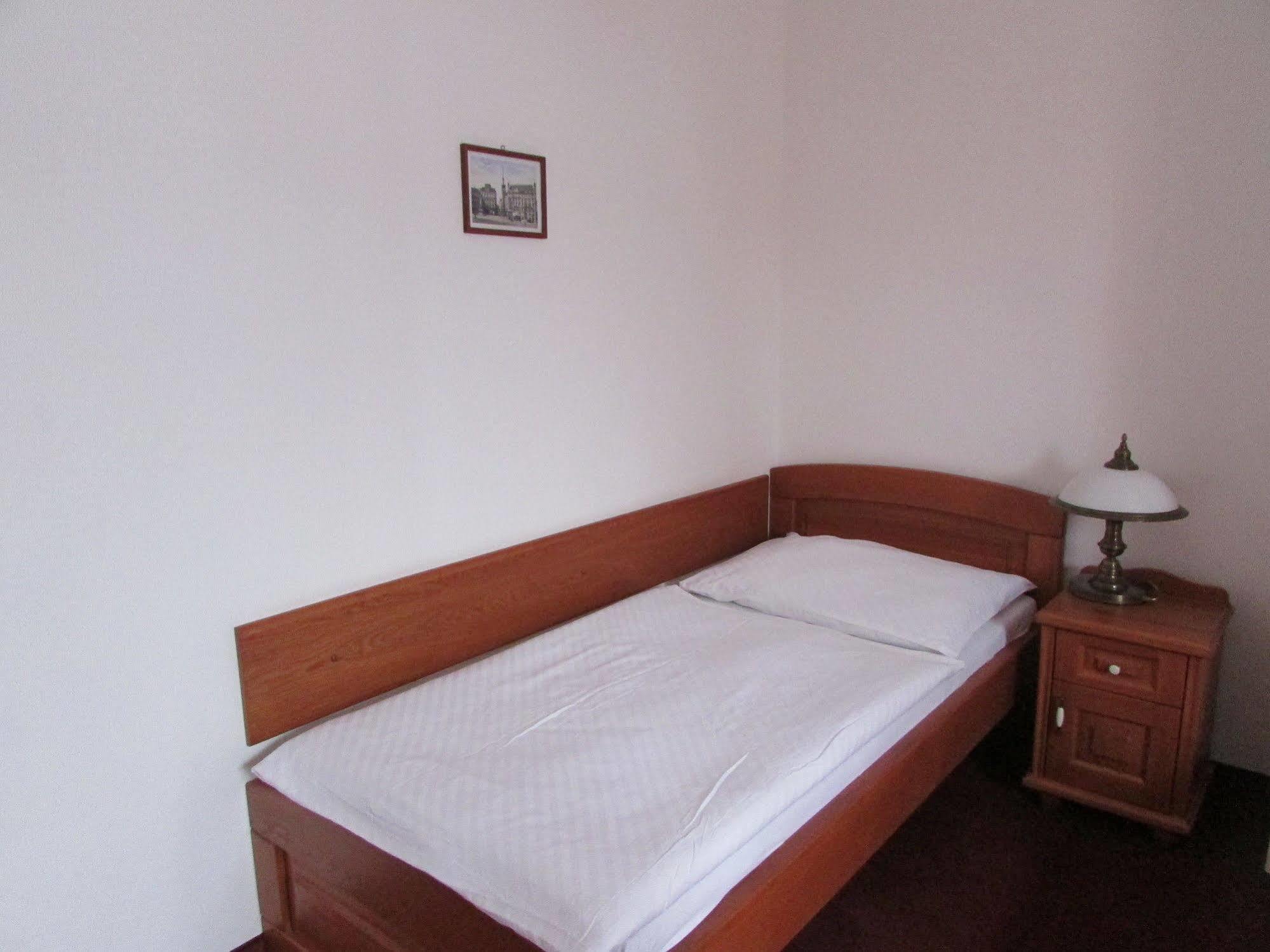 Hotel Pegas Brno Bagian luar foto
