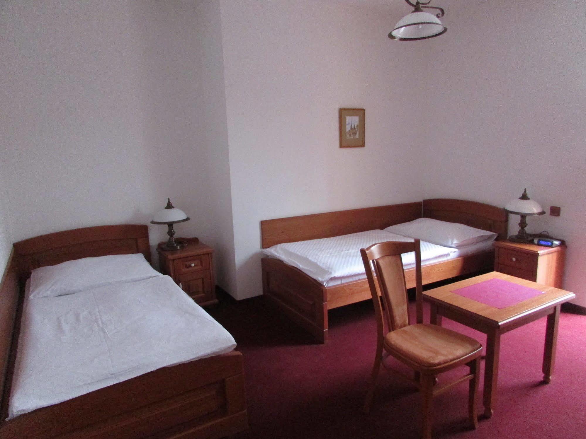 Hotel Pegas Brno Bagian luar foto