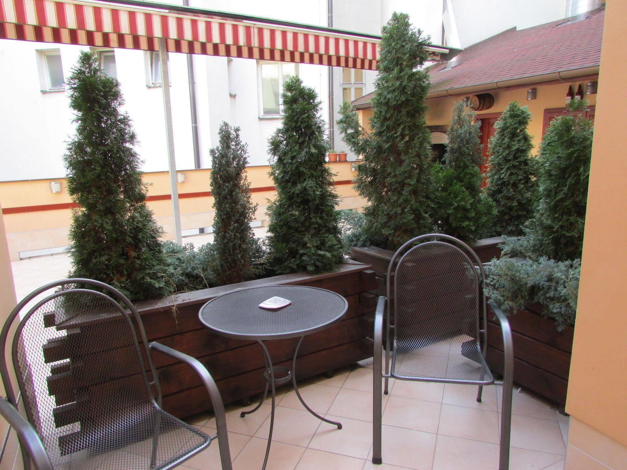 Hotel Pegas Brno Bagian luar foto