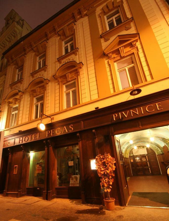 Hotel Pegas Brno Bagian luar foto