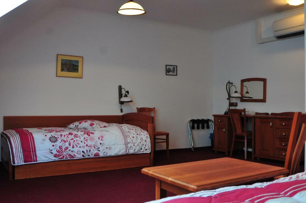 Hotel Pegas Brno Bagian luar foto